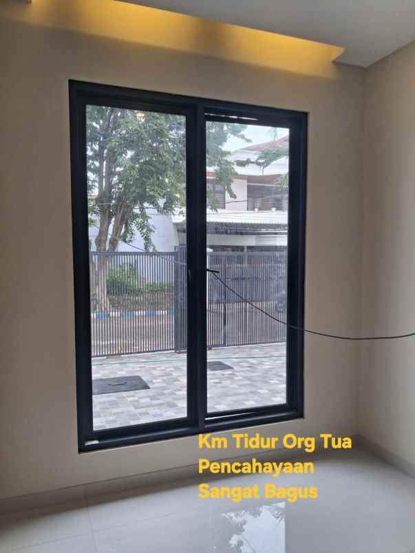 rumah manyar gress 2 lantai tengah kota surabaya timur