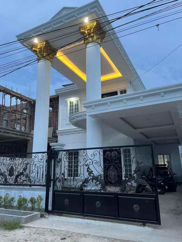 rumah megah 2 lantai di jalan soekarno hatta pekanbaru