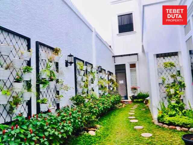 rumah menteng