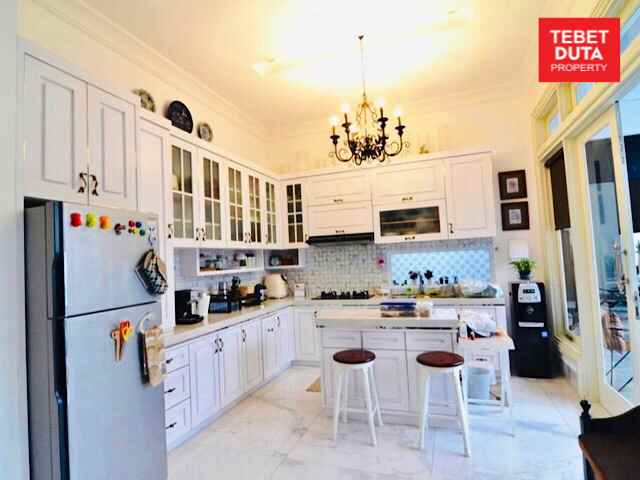 rumah menteng