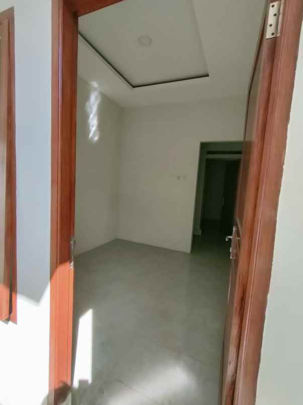 rumah meruyung limo depok