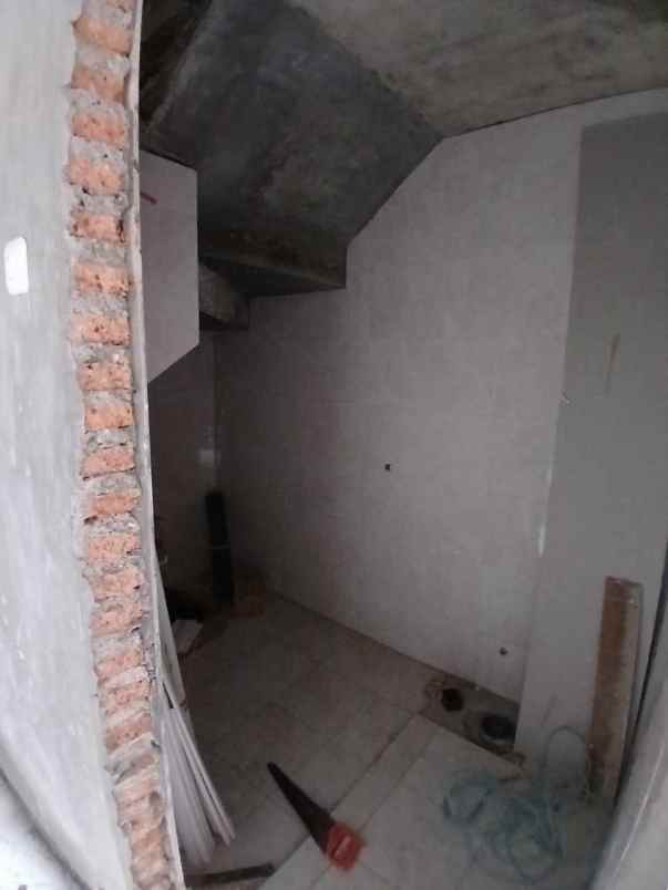 rumah mewah 2 5 lantai di cipedak jakarta selatan