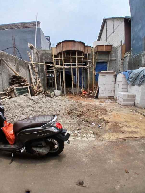 rumah mewah 2 lantai ada pool di tanah baru depok iml