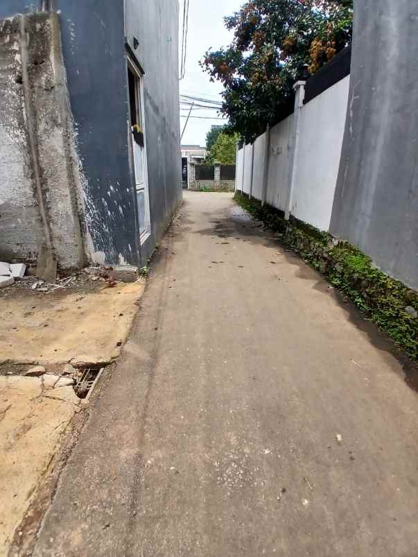 rumah mewah 2 lantai di tanah baru depok ada pool