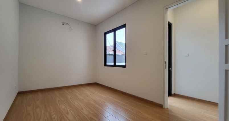 rumah mewah 2 lantai dilegenda wisata cibubur