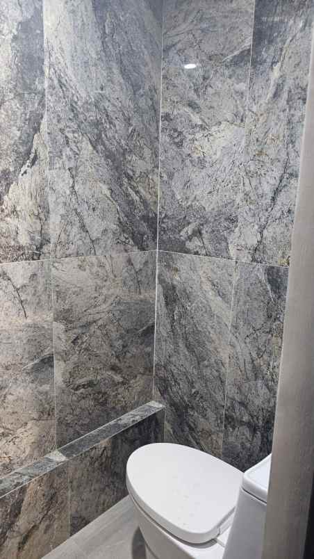 rumah mewah di boulevard kota wisata cibubur