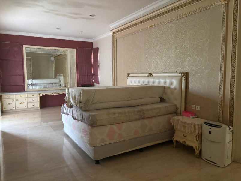 rumah mewah di bukit gading mediterania kelapa gading