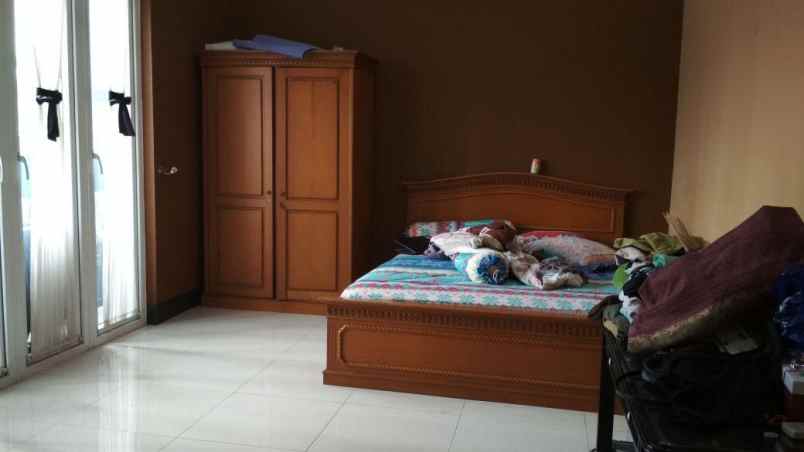 rumah mewah di komplek permata hijau