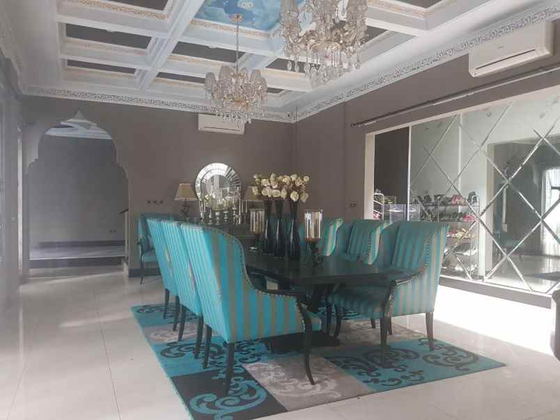 rumah mewah di komplek permata hijau