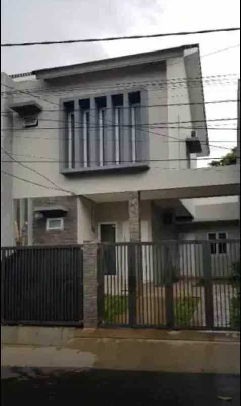 rumah mewah disewakan lokasi strategis