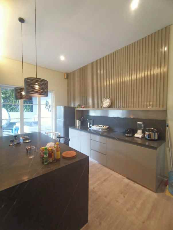 rumah mewah harga menarik alamanda dago permai