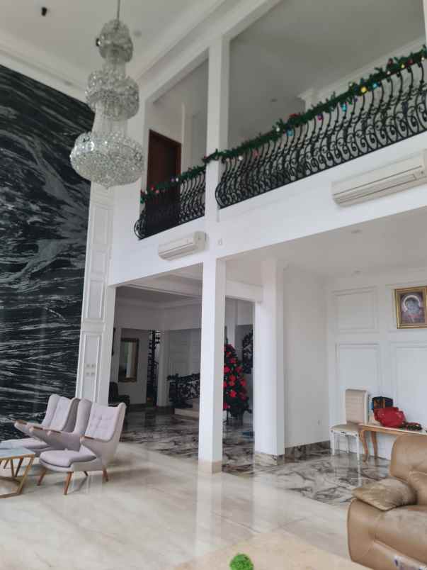 rumah mewah kuldesak di komplek bulog jatiwarna bekasi