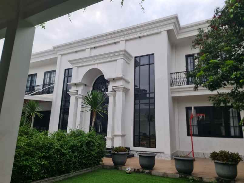 rumah mewah kuldesak di komplek bulog jatiwarna bekasi