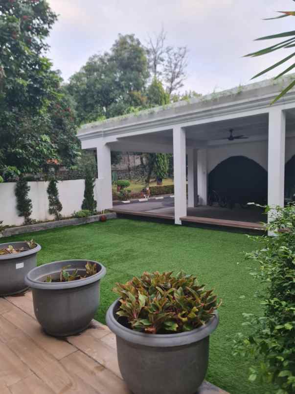 rumah mewah kuldesak di komplek bulog jatiwarna bekasi
