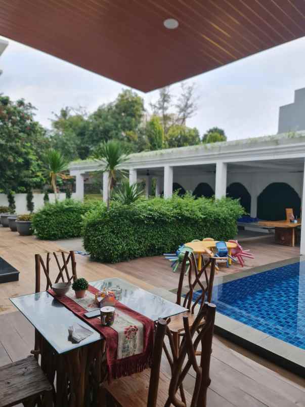 rumah mewah kuldesak di komplek bulog jatiwarna bekasi