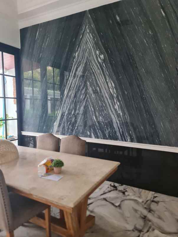 rumah mewah kuldesak di komplek bulog jatiwarna bekasi