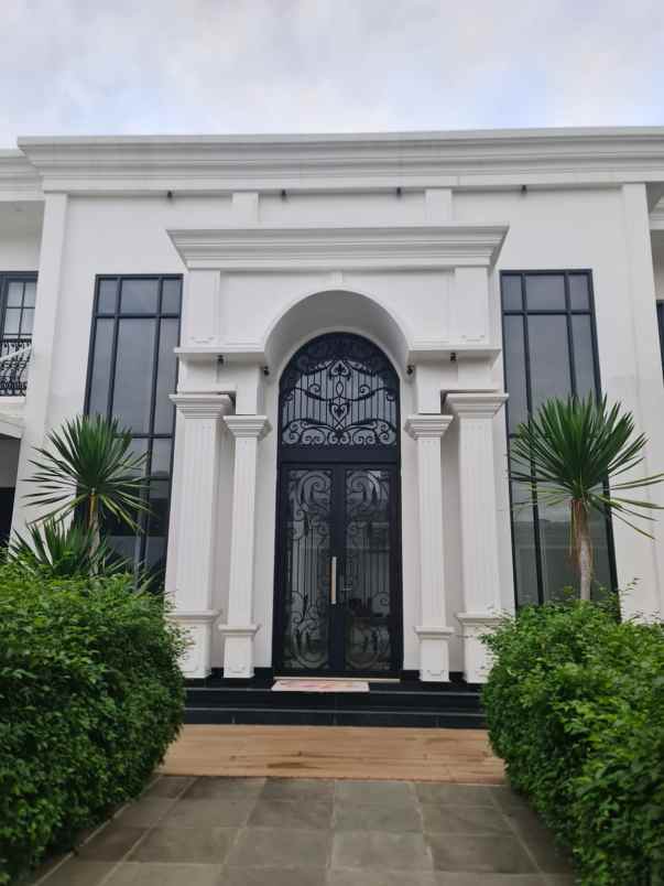 rumah mewah kuldesak di komplek bulog jatiwarna bekasi