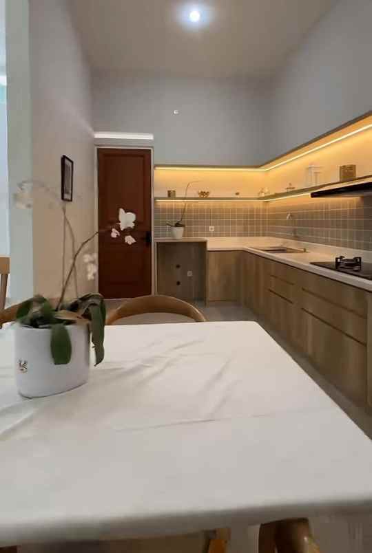 rumah mewah lokasi hanya 5 menit dari exit tol malang