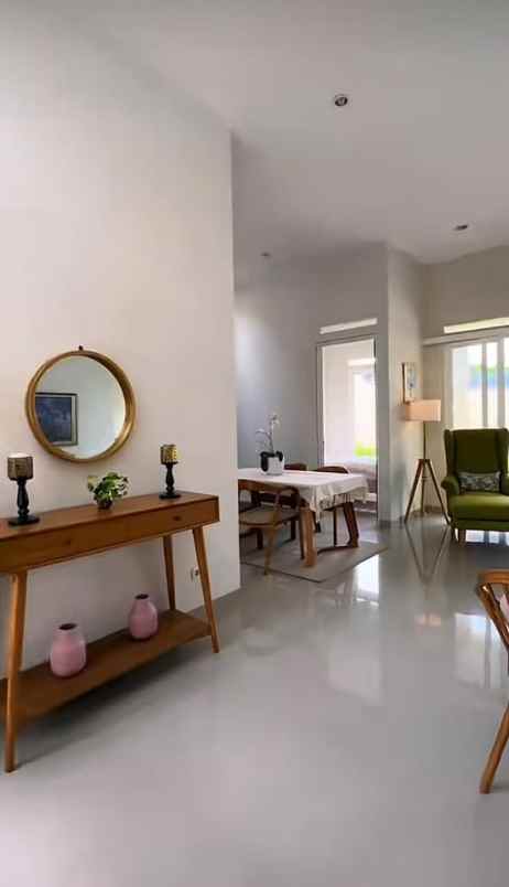 rumah mewah lokasi hanya 5 menit dari exit tol malang