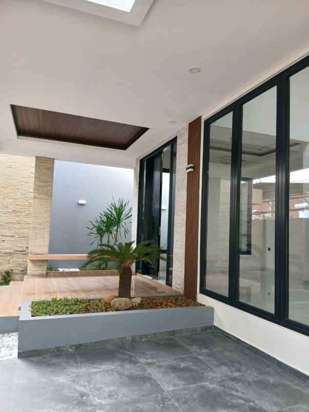 rumah mewah modern design 2 lantai di jakarta selatan