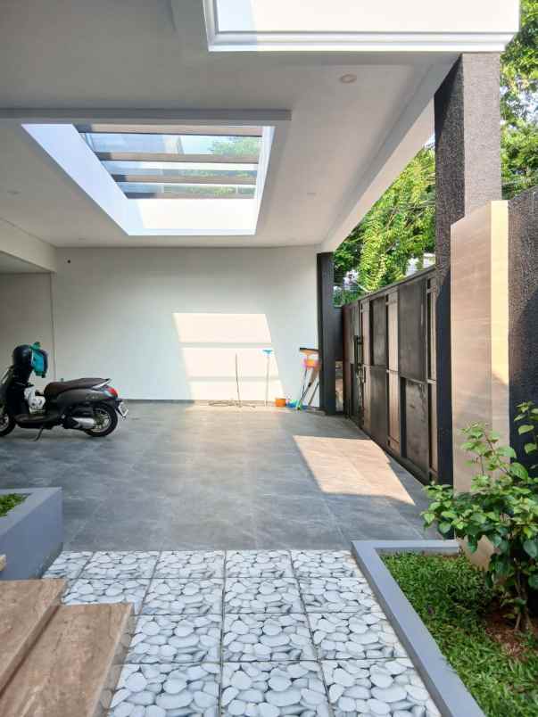 rumah mewah modern design 2 lantai di jakarta selatan