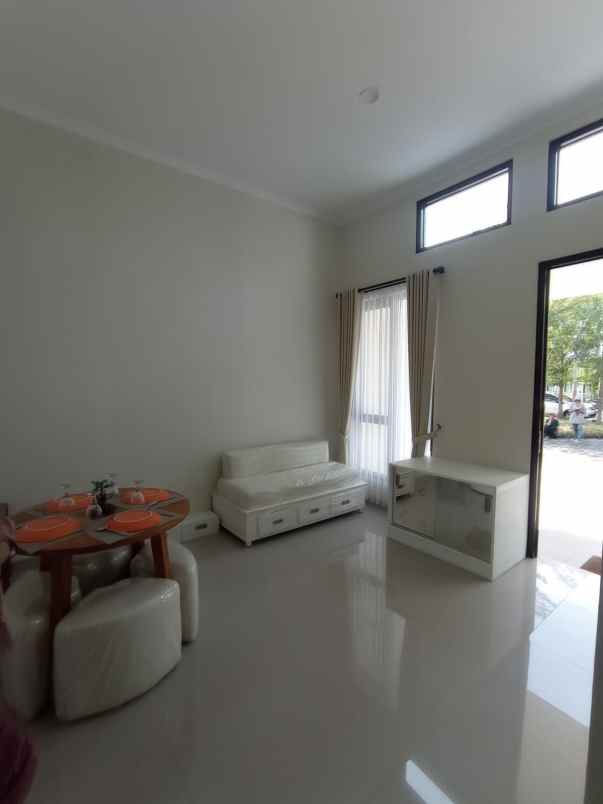 rumah mewah satu lantai di cluster meteseh semarang