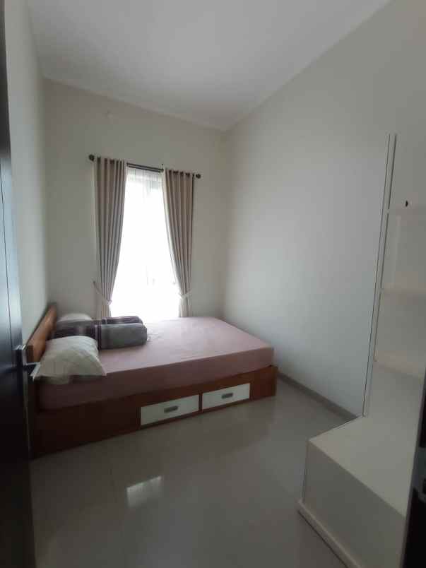 rumah mewah satu lantai di cluster meteseh semarang