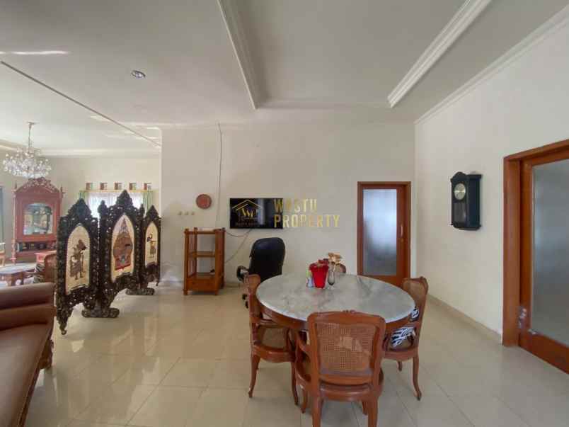 rumah mewah tanah super luas di jalan kaliurang km 9 5