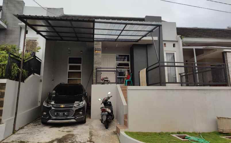rumah minimalis dalam cluster banyumanik semarang