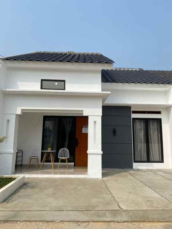 rumah minimalis modern akses jalan utama di sawangan