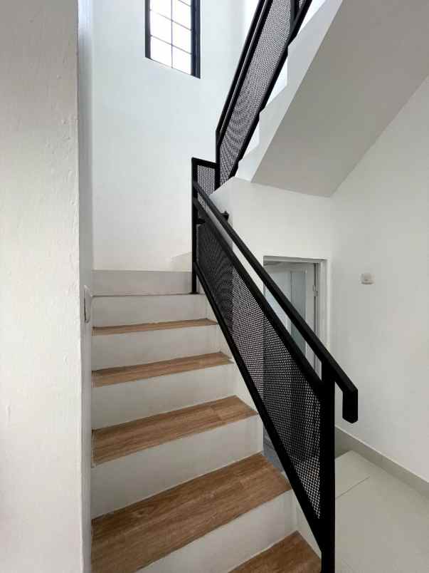 rumah modern clasic di tengah kota bogor