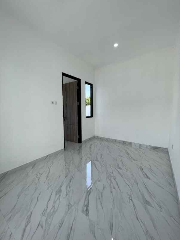 rumah modern clasic di tengah kota bogor