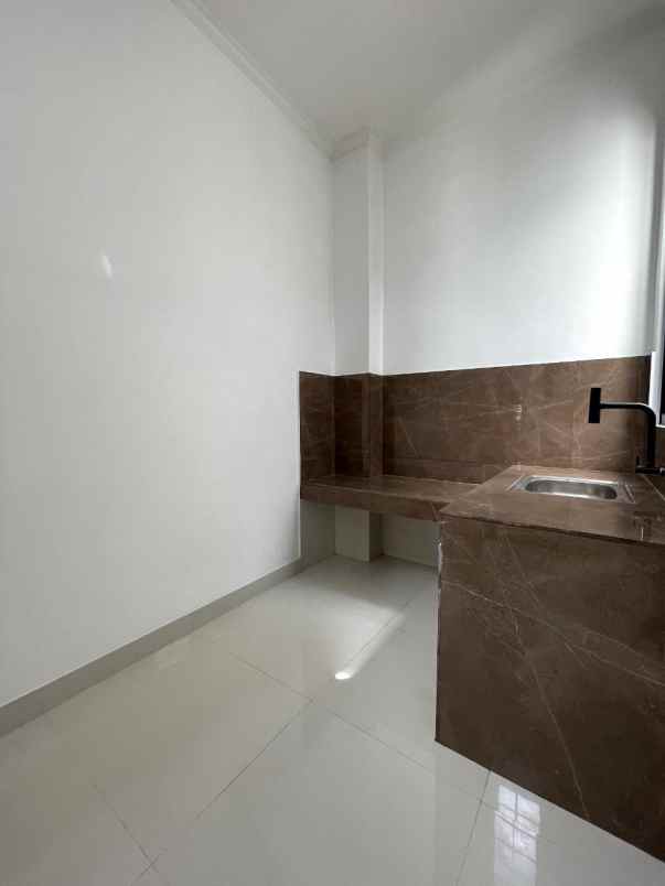 rumah modern clasic di tengah kota bogor