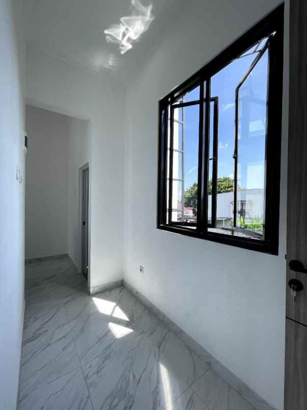 rumah modern clasic di tengah kota bogor