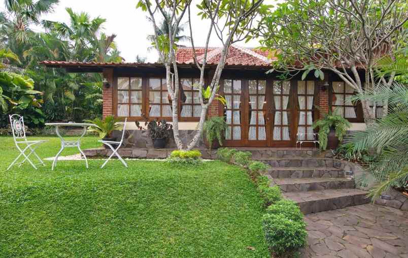 rumah nuansa villa di cinangka sawangan kota depok
