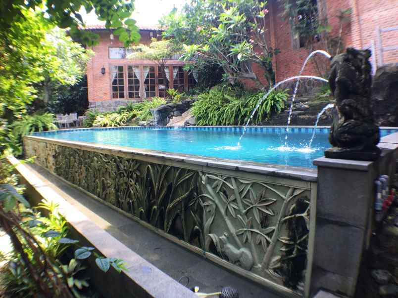 rumah nuansa villa di cinangka sawangan kota depok