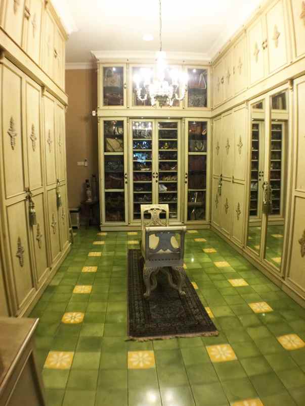 rumah nuansa villa di cinangka sawangan kota depok