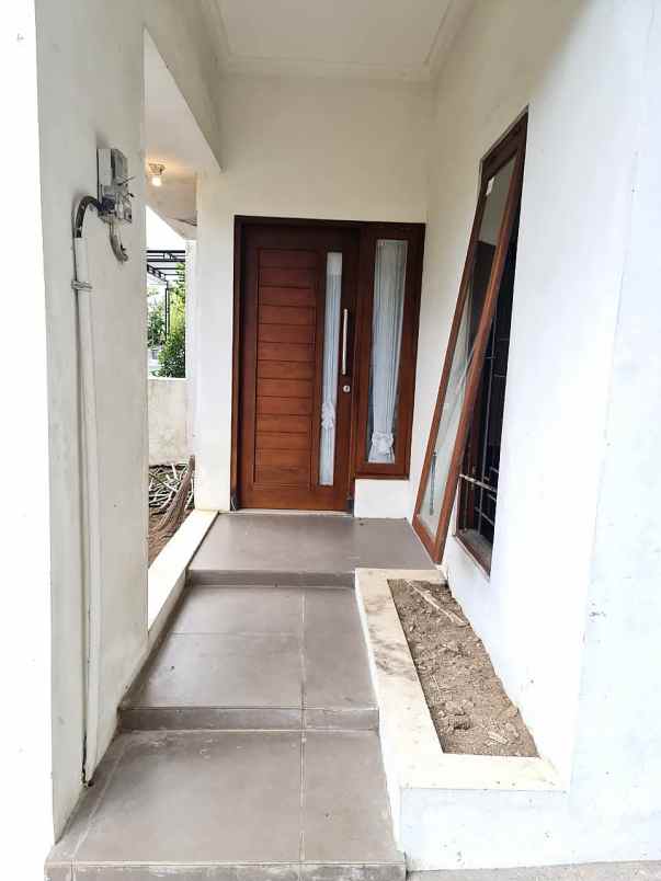 rumah nyaman dan luas di perumahan royal maguwo