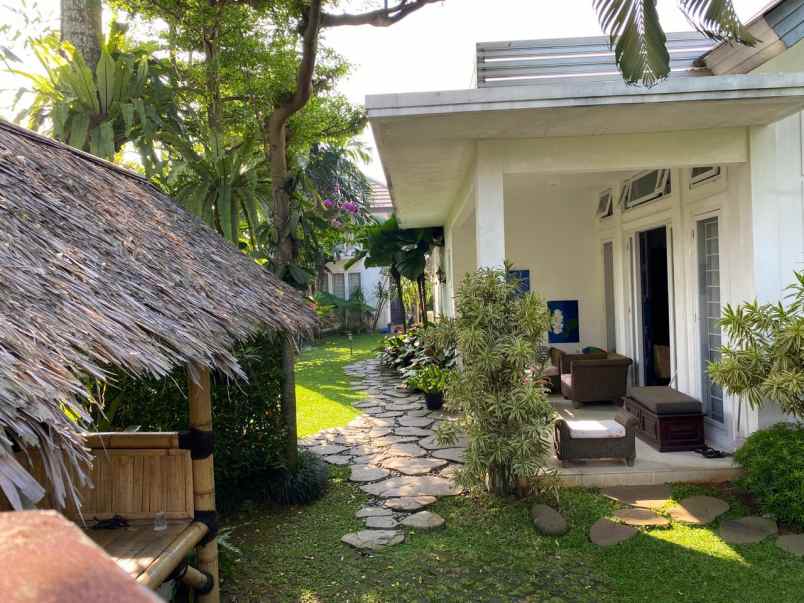 rumah nyaman di dalam perumahan bintaro sektor 9