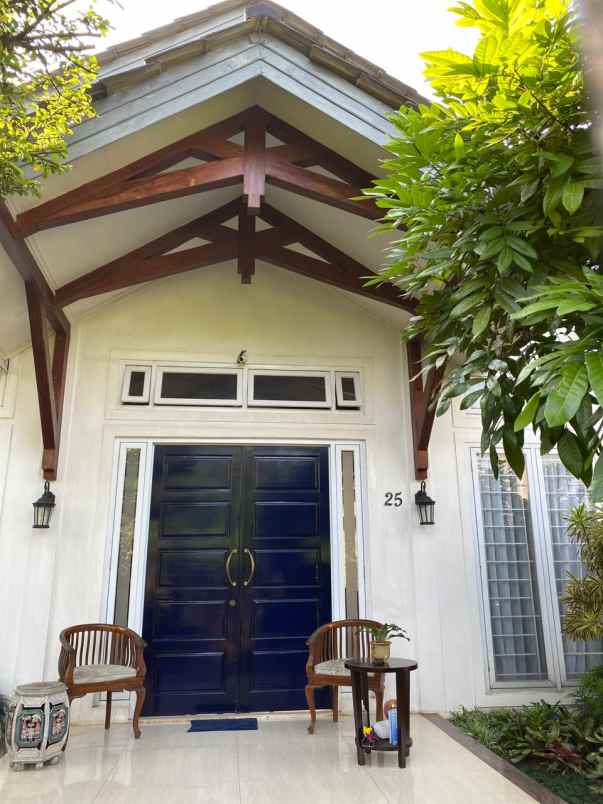 rumah nyaman di dalam perumahan bintaro sektor 9