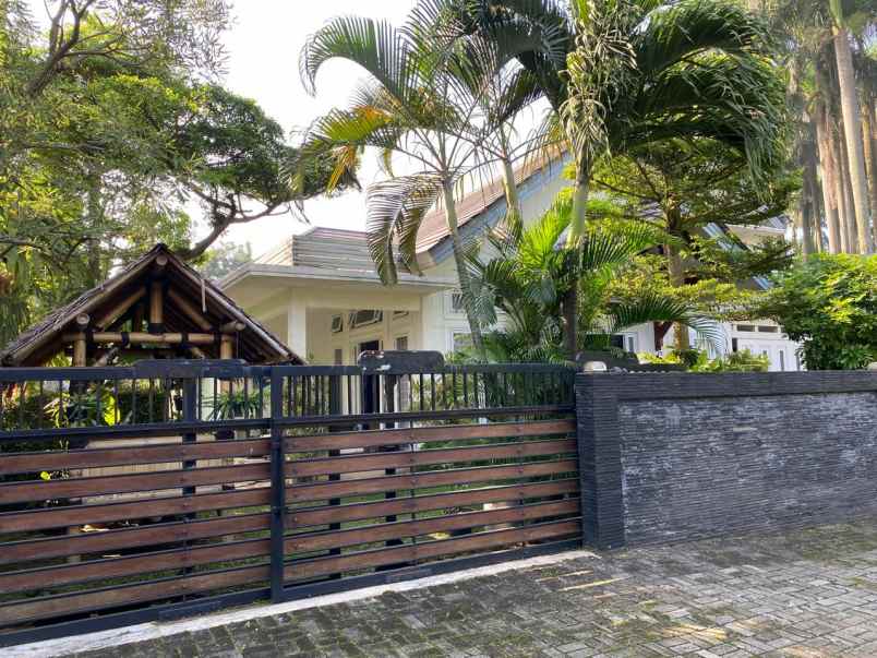 rumah nyaman di dalam perumahan bintaro sektor 9
