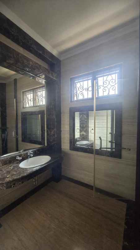 rumah pakuwon city laguna regency strategis siap huni