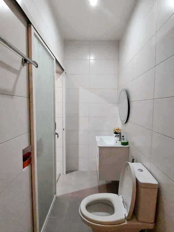 rumah pantai mentari minimalis row 3 mobil