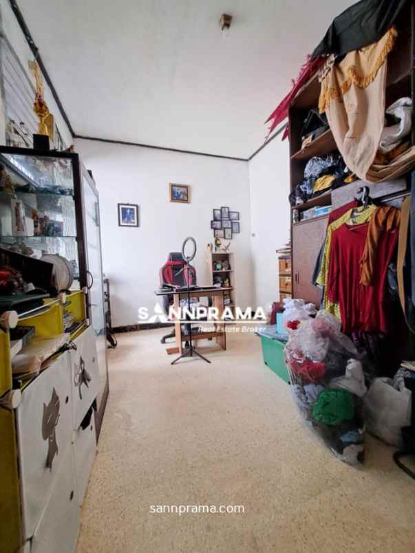 rumah paviliun dengan tanah luas di beji bbgrin