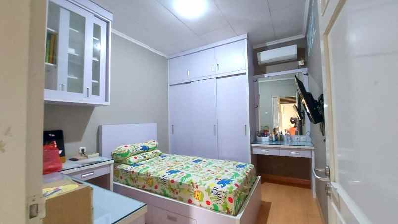 rumah pelepah elok kelapa gading