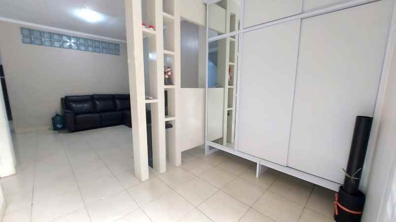 rumah pelepah elok kelapa gading