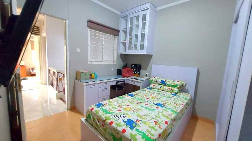 rumah pelepah elok kelapa gading