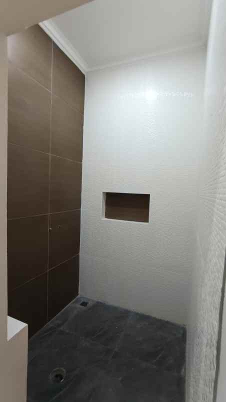 rumah ready d cluster 3 lantai tanah baru elih