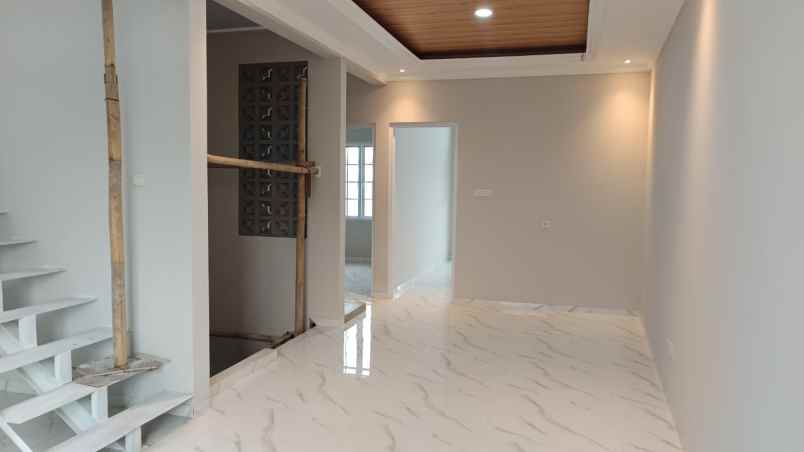 rumah ready d cluster 3 lantai tanah baru elih