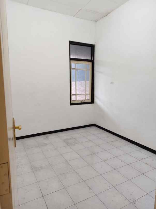 rumah rungkut mapan 1 5 lantai